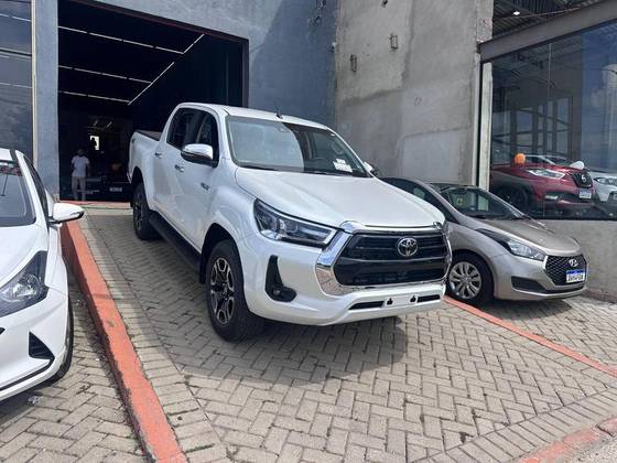 TOYOTA HILUX 2.8 D-4D TURBO DIESEL CD SRX 4X4 AUTOMÁTICO